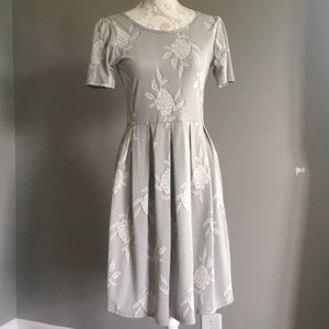 { LuLaRoe } fit and flare Amelia dress